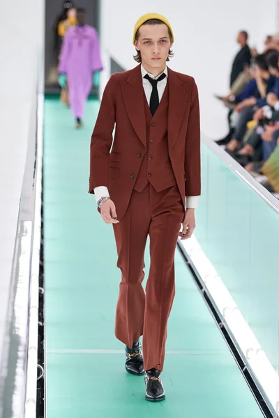Look 63